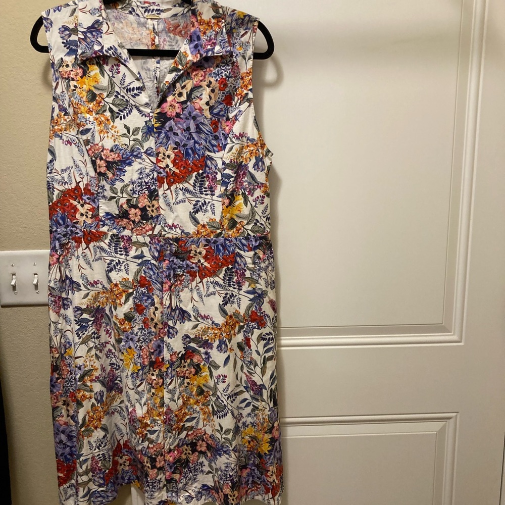 Tahari linen/rayon/spandex sleeveless floral dress